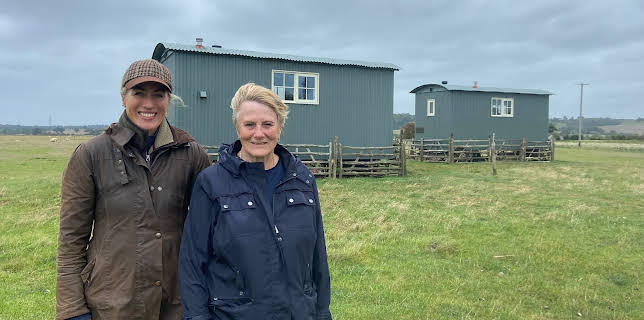 6:20 PM: Four in a Bed | More 4 | 2/14 2026