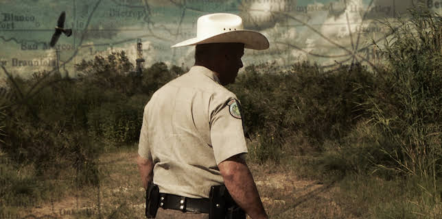 22:00: Lone Star Law (S3 E2) (S3) | Animal Planet | 12/30 2025