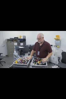 21:55: Dentro del aeropuerto: equipaje perdido: Diamantes, disfraces y efectivo | National Geographic | 3/18 2026