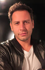 Afonso Poyart como Director