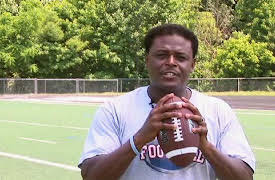 One Minute Sports Clinic: Season 1: Football: Passing (Making the Throw)
