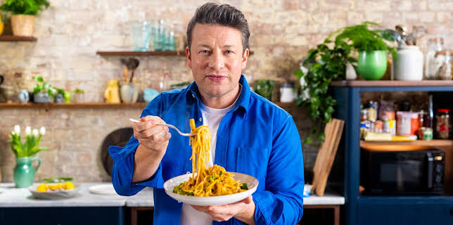 17:00: Jamie Oliver: Cooking For Less (S1 E3) (S1) | TV6 | 1/17 2026