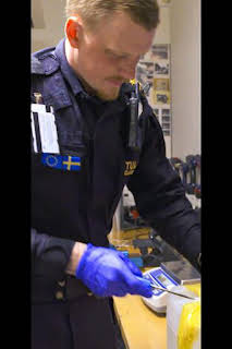 00:54: Control de fronteras: Suecia: La lata misteriosa | Discovery | 4/11 2026