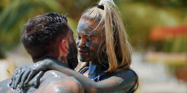 10:00 PM: New: Dating Naked UK | E4 | 12/17 2025