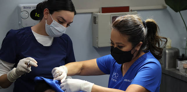 00:25: Dr. Pimple Popper (S5 E2) (S5) | TLC | 12/26 2025