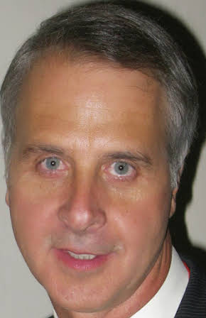 Francisco Avendaño as 