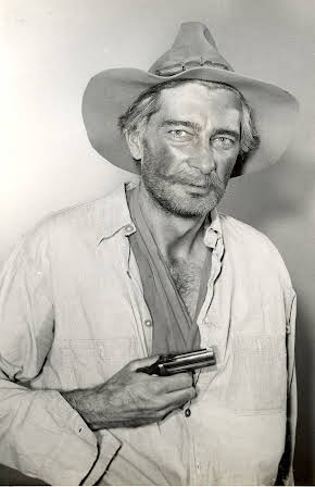 Royal Dano as 