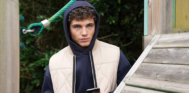 6:30 AM: Hollyoaks | E4 | 12/9 2025