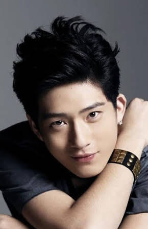 Jing Boran as 