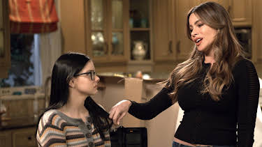 4:00 PM: Modern Family | E4 | 6/26 2026