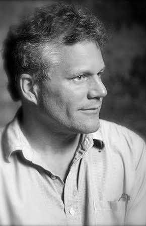 Peter Hastings as 