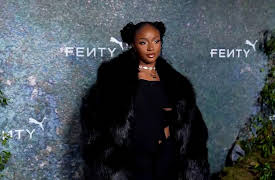 Fashion Forward: Season 4: Fashion Forward 451