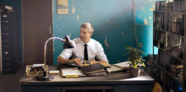 00:55: The Middle Man - Ein Unglück kommt selten allein | Arte | 1/22 2026