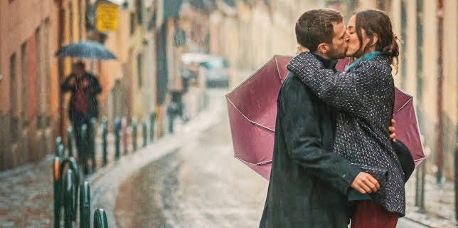 Kjærlighet ved første kyss (2023)