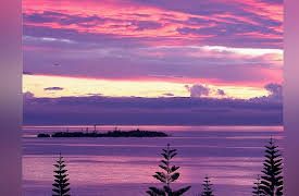 Discovering the World: New Caledonia - The Red and the Blue