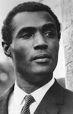 Calvin Lockhart como Colonel Izzi