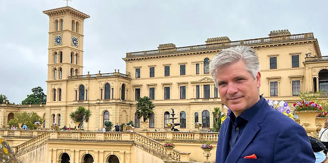 6:00 PM: Secrets of The Royal Palaces (S3 E7) (S3) | Channel 5 | 12/11 2025