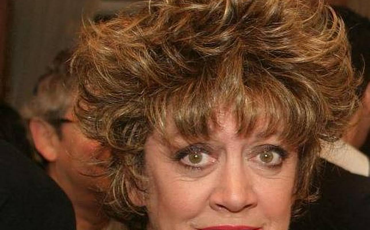 Amanda Barrie