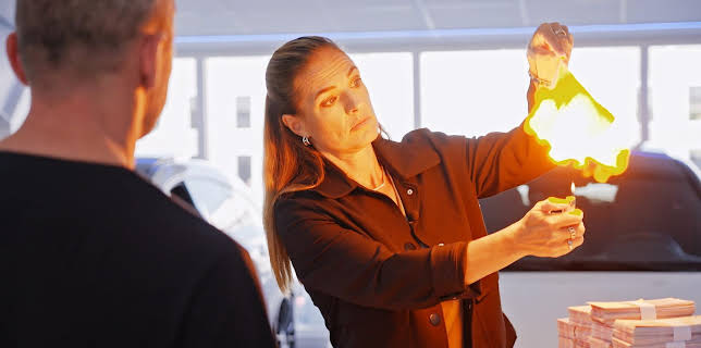 17:30: Lyxfällan (S36 E2) (S36) | TV3 | 12/6 2025