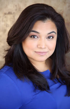 Brenda Canela as Luz