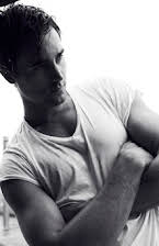 Oliver Edwin como Bill Moyers