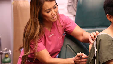 00:25: Dr. Pimple Popper (S1 E8) (S1) | TLC | 4/19 2026