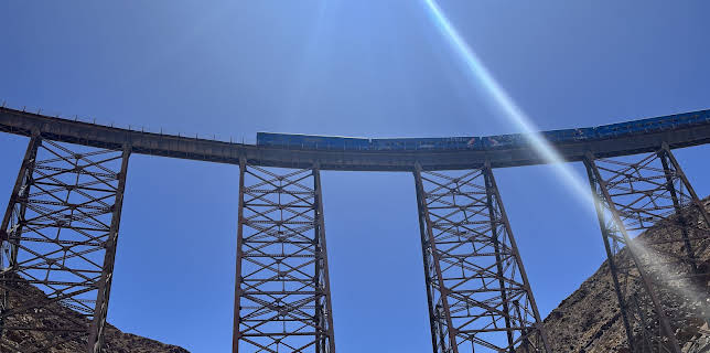 02:40: Die gefährlichsten Bahnstrecken der Welt (3/5) | 3SAT | 10/31 2025