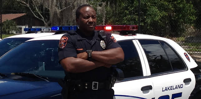 04:30: Nightmare Next Door (S3 E2) (S3) | Kanal 11 | 12/5 2025