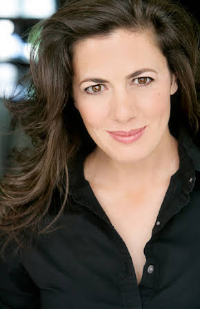 Jacqueline Mazarella as Angry Woman