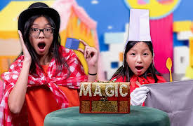Toys and Colors Club by pocket.watch: Eva and Wendy's Magic Mix-up!