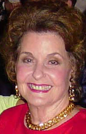 Gloria Marlen as 