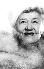 Marjorie Bennett como Miss Emmaline