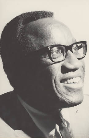 Bill Henderson as 