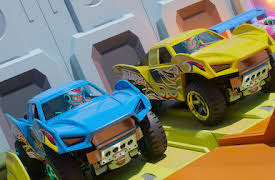 Hot Wheels: Full fart!: Fixa hoppet / Skräpig racebana