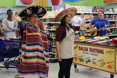 19:40: Superstore (S1 E3) (S1) | Viasat Series | 4/23 2026
