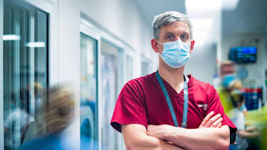 10:00 PM: 999: Critical Condition (S4 E6) (S4) | 5 Star | 4/10 2026