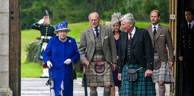 6:00 PM: Secrets of the Royal Palaces (S1 E4) (S1) | Channel 5 | 11/13 2025