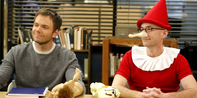 09:30: Community (S4 E13) (S4) | TV6 | 12/18 2025