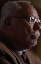 Tony Valdez como 