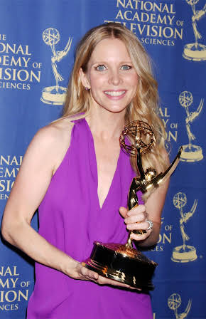 Lauralee Bell as 