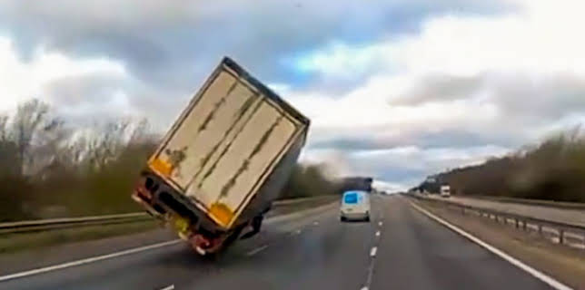 3:00 AM: Motorway: Hell on the Highway (S1 E4) (S1) | Paramount | 11/10 2025