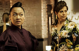 Avenue 5: Eight Arms But No Hands