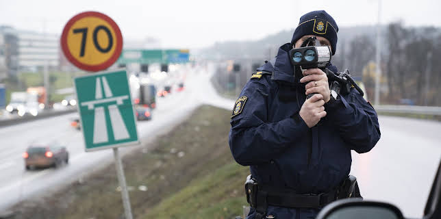 13:15: Trafikpoliserna (S2 E2) (S2) | Kanal 9 | 2/3 2026