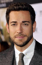 Zachary Levi som 