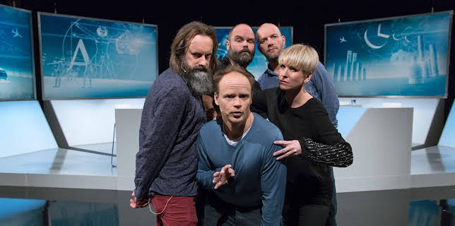 00:30: Brille (S2 E10) (S2) | TVNorge | 11/19 2025