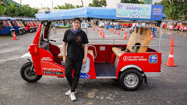 11:45 AM: Sue Perkins: Discovering Thailand (S1 E3) (S1) | Channel 5 | 1/10 2026
