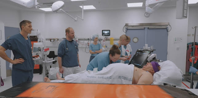 22:00: Hospitalets Helte (S1 E4) (S1) | TV6 | 1/29 2026