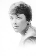 Julia Dean as 