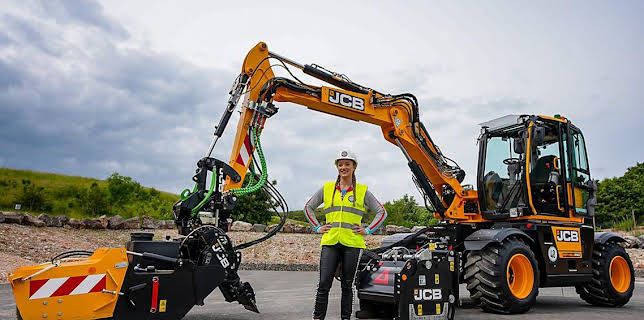 12:40 PM: Grace's Amazing Machines (S3) | Cbeebies | 12/23 2025