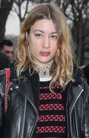 Sigrid Bouaziz as Victorine